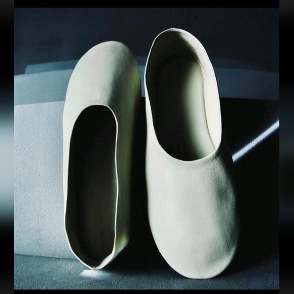 Khaite Marcy Flats Cream 37.5 Women's - Picture 4 of 11